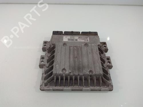 Used Engine control unit (ECU) RENAULT MEGANE III Hatchback (BZ0/1_, B3_) 1.5 dCi (106 hp) 13528479