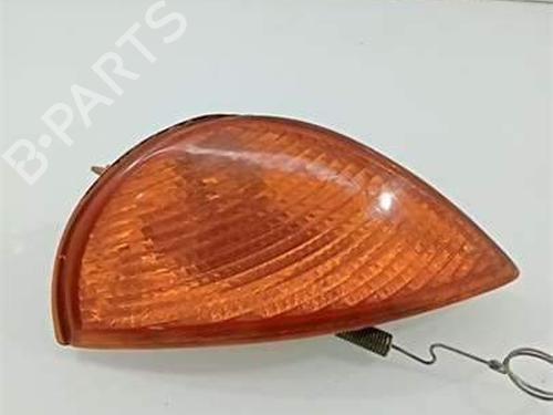 Pisca lateral esquerdo Pisca lateral esquerdo 6686624 6686624