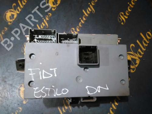 Used Fuse box FIAT STILO (192_) 1.9 D Multijet (120 hp) 5301100