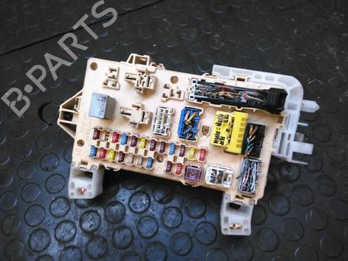 Fuse box TOYOTA COROLLA Verso (_E12_) 2.0 D-4D (CDE120_) | BP5306850E1 