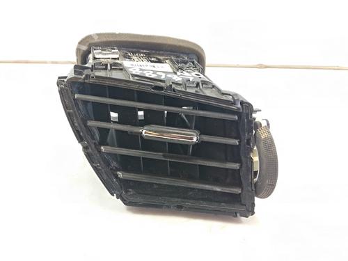 Used Air vent NISSAN QASHQAI II (J11, J11_) [2013-2025]  26034510