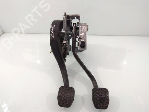 Used Break pedal BMW X1 (E84) sDrive 18 d (143 hp) 13529410