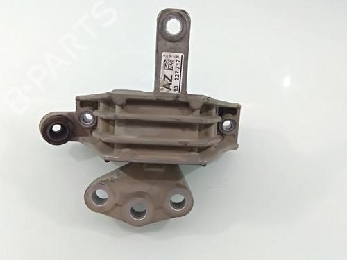 Used Engine mount OPEL INSIGNIA A Sports Tourer (G09) [2008-2017]  16932993