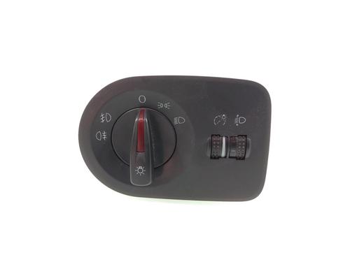 Hovedlysbryter Hovedlysbryter SEAT IBIZA IV SC (6J1, 6P5) 1.6 (105 hp) 11111544 11111544
