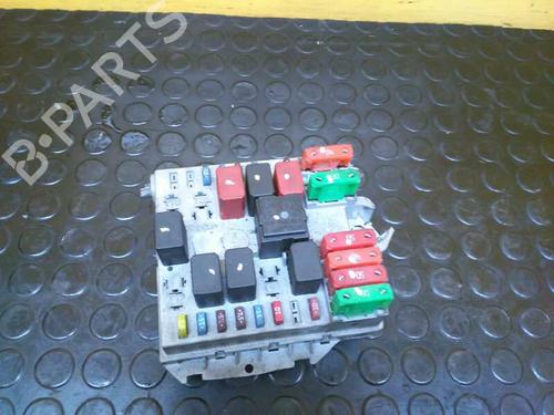 Fuse box ALFA ROMEO GT (937_) 1.9 JTD (937CXN1B) (150 hp) 10274455