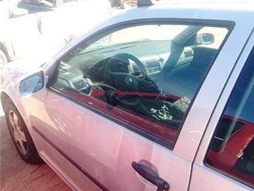 Used Left front door Left front door 38521019 38521019