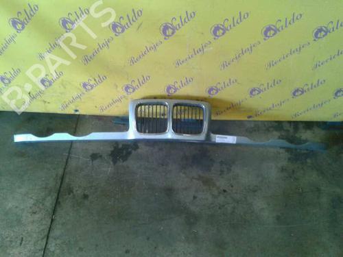 Used Grille BMW 5 (E34) 520 i 24V (150 hp) 5295890