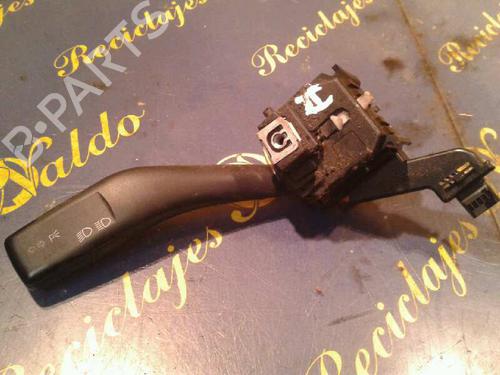 Used Headlight switch SEAT LEON (1P1) 1.9 TDI (105 hp) 5298220