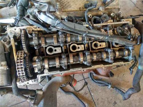 Used Cylinder head Cylinder head 11704004 11704004