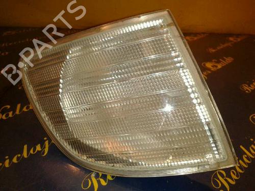 Used Right front indicator MERCEDES-BENZ VITO Van (W638) 112 CDI 2.2 (638.094) (122 hp) 5290183