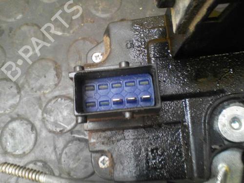 Front right lock RENAULT TRAFIC II Van (FL) 1.9 dCi 80 (FL0B) (82 hp) 5307539