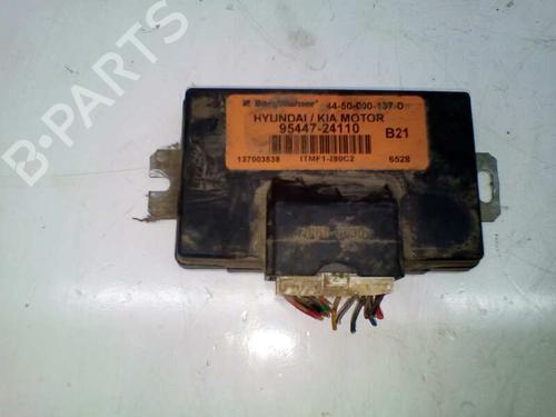 Used Electronic module HYUNDAI TUCSON (JM) 2.0 All-wheel Drive (141 hp) 5842247