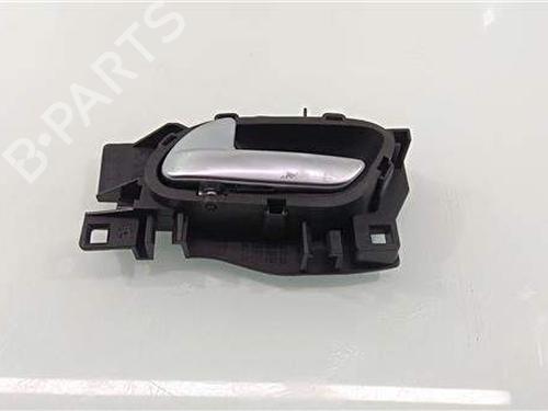 Used Front left interior door handle Front left interior door handle 17451988 17451988