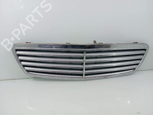 Grelha Grelha MERCEDES-BENZ C-CLASS (W203) C 200 CDI (203.004) (116 hp) 40013120 40013120