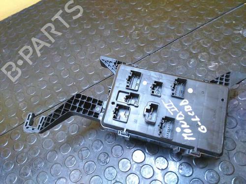 Used Fuse box FORD MONDEO III Saloon (B4Y) 2.5 V6 24V (170 hp) 5306839