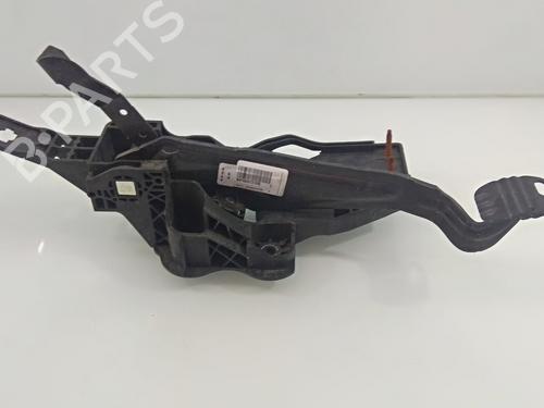 Used Break pedal PEUGEOT 3008 II SUV (MC_, MR_, MJ_, M4_) 1.2 THP/ PureTech 130 (MRHNSM, MRHNSU, MRHNSJ, MRHNYW,... (131 hp) 19139270