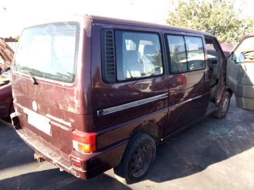 Feu arrière droit VW TRANSPORTER T4 Bus (70B, 70C, 7DB, 7DK, 70J, 70K, 7DC, 7DJ) 2.4 D | BP13541566C35 