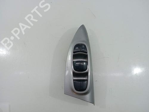 Used Left front window switch Left front window switch NISSAN JUKE (F15) 1.2 DIG-T (115 hp) 39981385 39981385