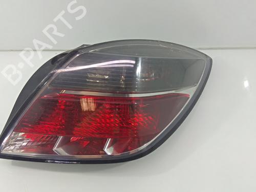 Used Right taillight OPEL ASTRA H (A04) [2004-2014]  18471237