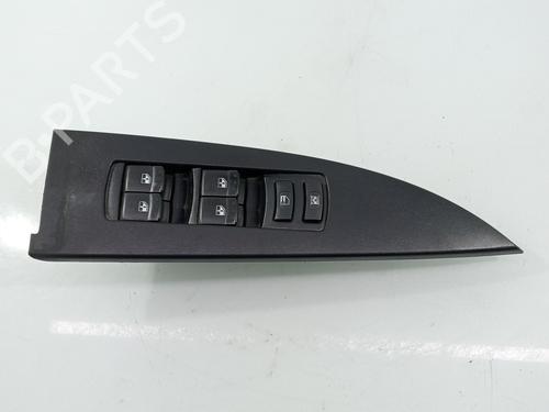 Used Left front window switch SSANGYONG ACTYON I [2005-2026]  31332559