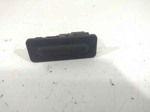 Used Tailgate handle PEUGEOT 3008 II SUV (MC_, MR_, MJ_, M4_) 1.2 THP/ PureTech 130 (MRHNSM, MRHNSU, MRHNSJ, MRHNYW,... (131 hp) 7171006