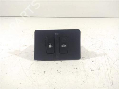 switch-lexus-is-c-gse2_-250-15a990-combustible-maletero-2009-10274611 main image