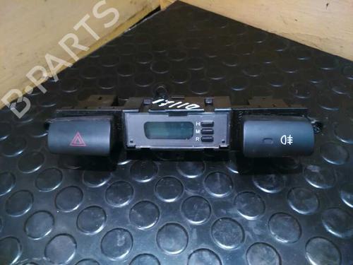 Used Warning switch KIA SPORTAGE II (JE_, KM_) 2.0 CRDi 4WD (140 hp) 5302042