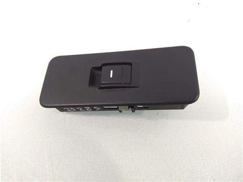 Used Right rear window switch Right rear window switch LAND ROVER DISCOVERY III (L319) 2.7 TD 4x4 (190 hp) 11413961 11413961
