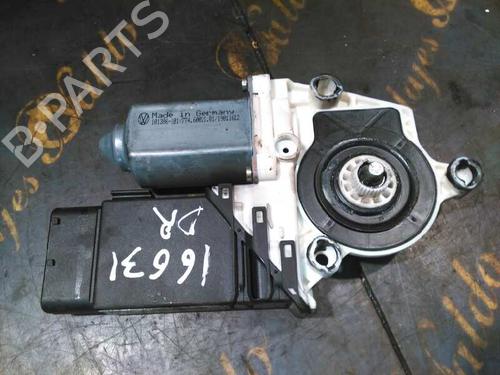 Rudehejsemotor forskærm højre VW GOLF IV (1J1) 1.4 16V (75 hp) 5305075