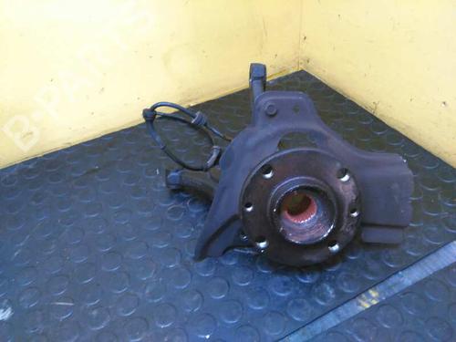 Used Left front steering knuckle TOYOTA YARIS (_P1_) [1999-2005]  5289396