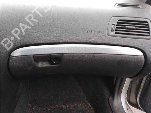 Used Glove box Glove box 38519171 38519171