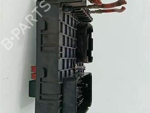 Used Fuse box Fuse box 38522861 38522861