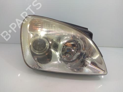 Used Right headlight KIA CARENS II MPV (FJ) [2002-2013]  13881079