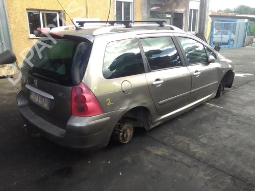 Fuse box PEUGEOT 307 Break (3E) 2.0 HDI 110 | BP13529802E1