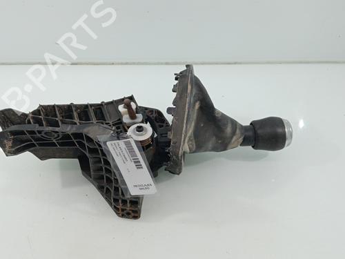 Used Gear lever RENAULT TRAFIC III Van (FG_) [2014-2025]  31051575