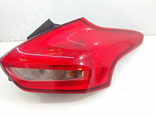 Used Right taillight FORD FOCUS III Saloon 1.6 TDCi (115 hp) 21043932