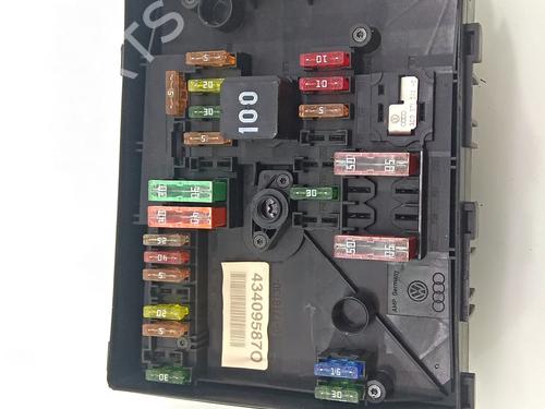 Used Fuse box VW GOLF PLUS V (5M1, 521) 1.6 TDI (105 hp) 19077389
