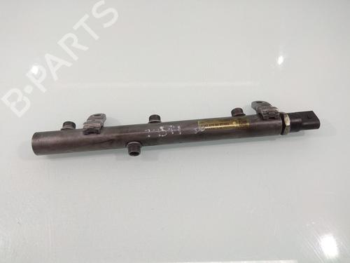 Used Injection rail Injection rail 13528413 13528413