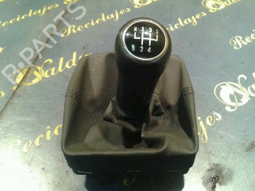 Used Shift knob VW POLO (9N_, 9A_) 1.9 TDI (101 hp) 11393866