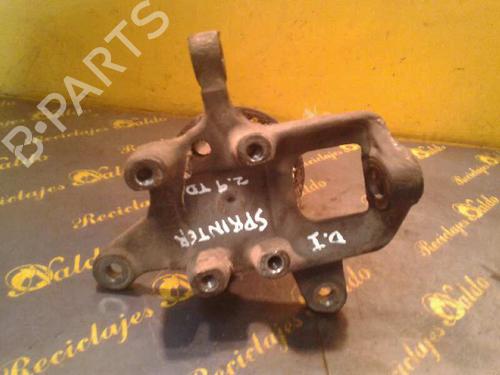Left front steering knuckle MERCEDES-BENZ SPRINTER 2-t Van (B901, B902) 210 D (901.461, 901.462, 902.461, 902.462) | BP5304685M25 