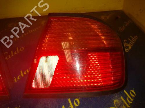 Used Right taillight NISSAN PRIMERA (P11) [1996-2002]  5781040