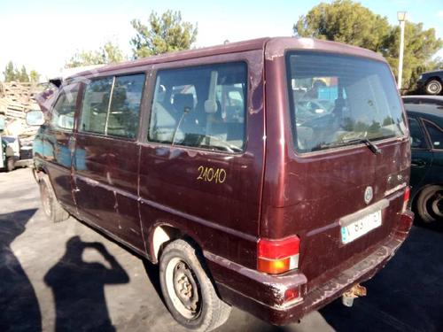 Feu arrière droit VW TRANSPORTER T4 Bus (70B, 70C, 7DB, 7DK, 70J, 70K, 7DC, 7DJ) 2.4 D | BP13541566C35 