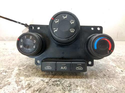 Used Climate control KIA CARENS II MPV (FJ) [2002-2013]  10274867