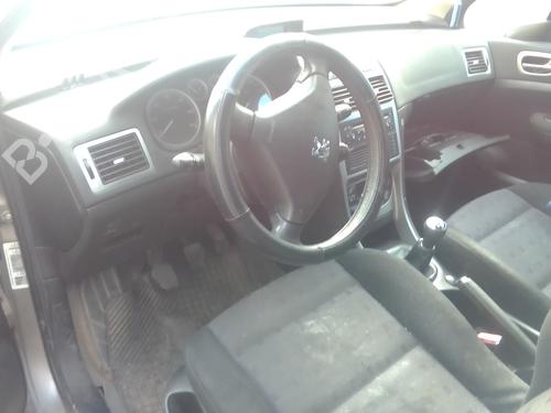 Fuse box PEUGEOT 307 Break (3E) 2.0 HDI 110 | BP13529802E1