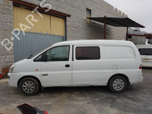 Left taillight HYUNDAI H-1 / STAREX Bus (A1) 2.5 CRDi | BP10031252C34 