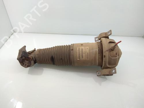 Used Left rear shock absorber VW TOUAREG (7LA, 7L6, 7L7) 3.0 V6 TDI (225 hp) 11866272