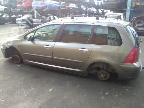 Fuse box PEUGEOT 307 Break (3E) 2.0 HDI 110 | BP13529802E1