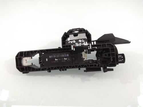 Used Rear right exterior door handle MERCEDES-BENZ A-CLASS (W176) A 180 CDI / d (176.012) (109 hp) 10067045