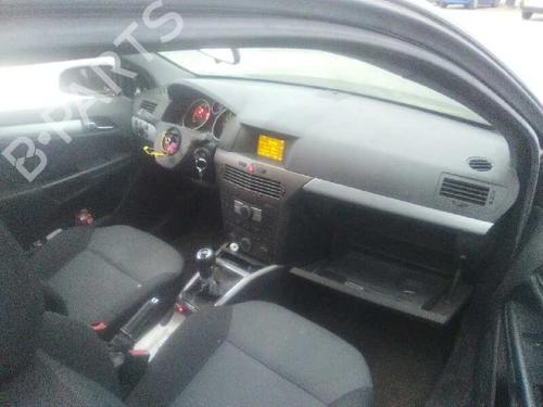Venstre baglygte OPEL ASTRA H GTC (A04) 1.7 CDTi (L08) | BP5292931C34 