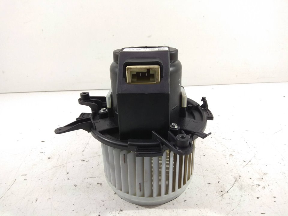 Heater blower motor PEUGEOT 3008 SUV (MC_, MR_, MJ_, M4_) 1.2 THP